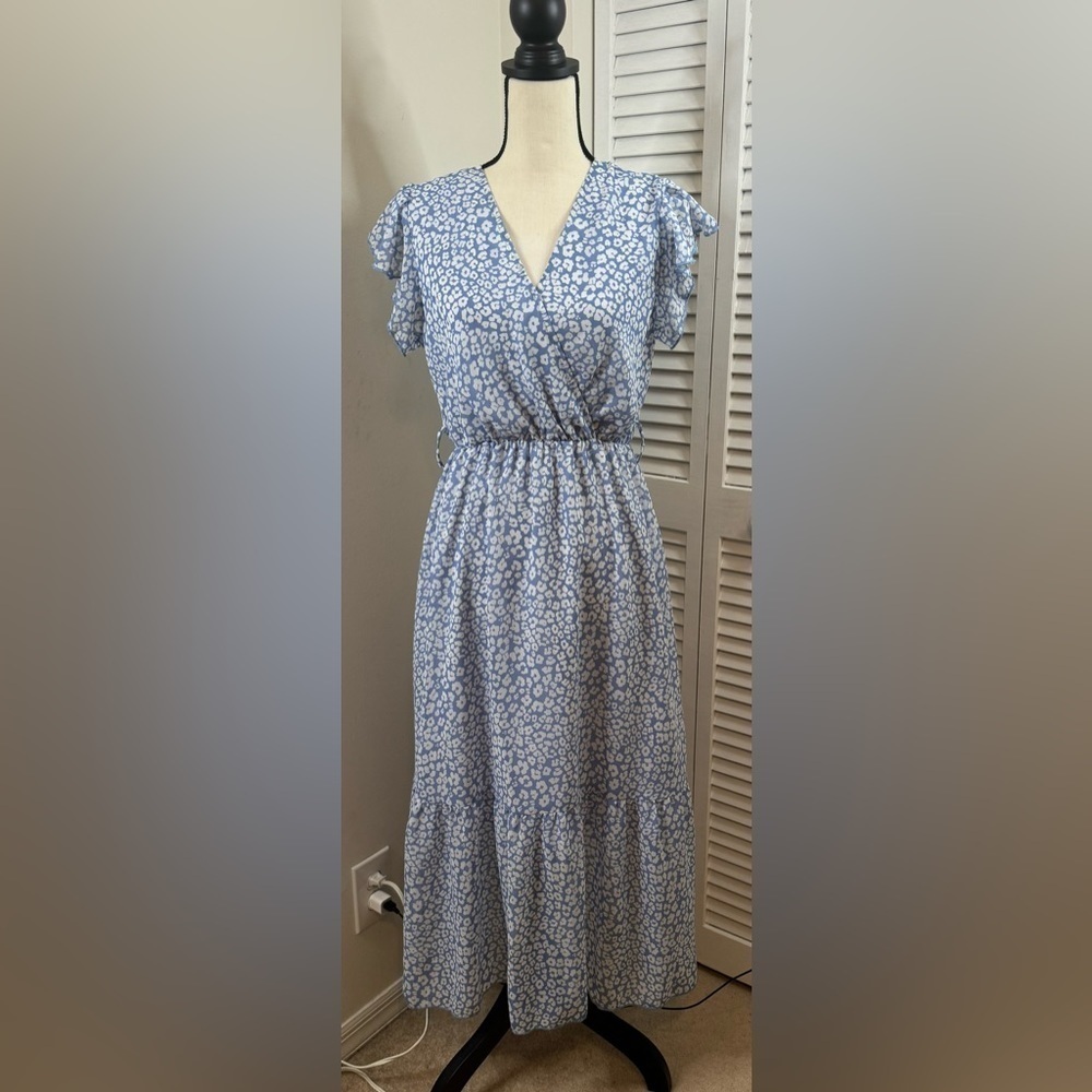 Pretty Garden Blue Floral Midi Dress.  Size Small - Picture 3 of 12